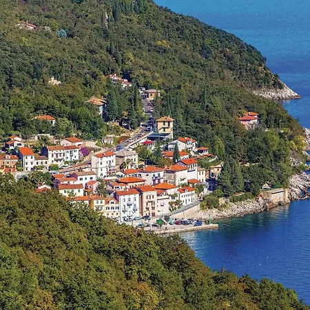 Stunning In Holiday home Moscenicka Draga